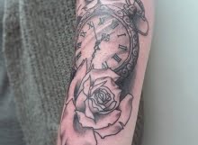 Calum clock and roses